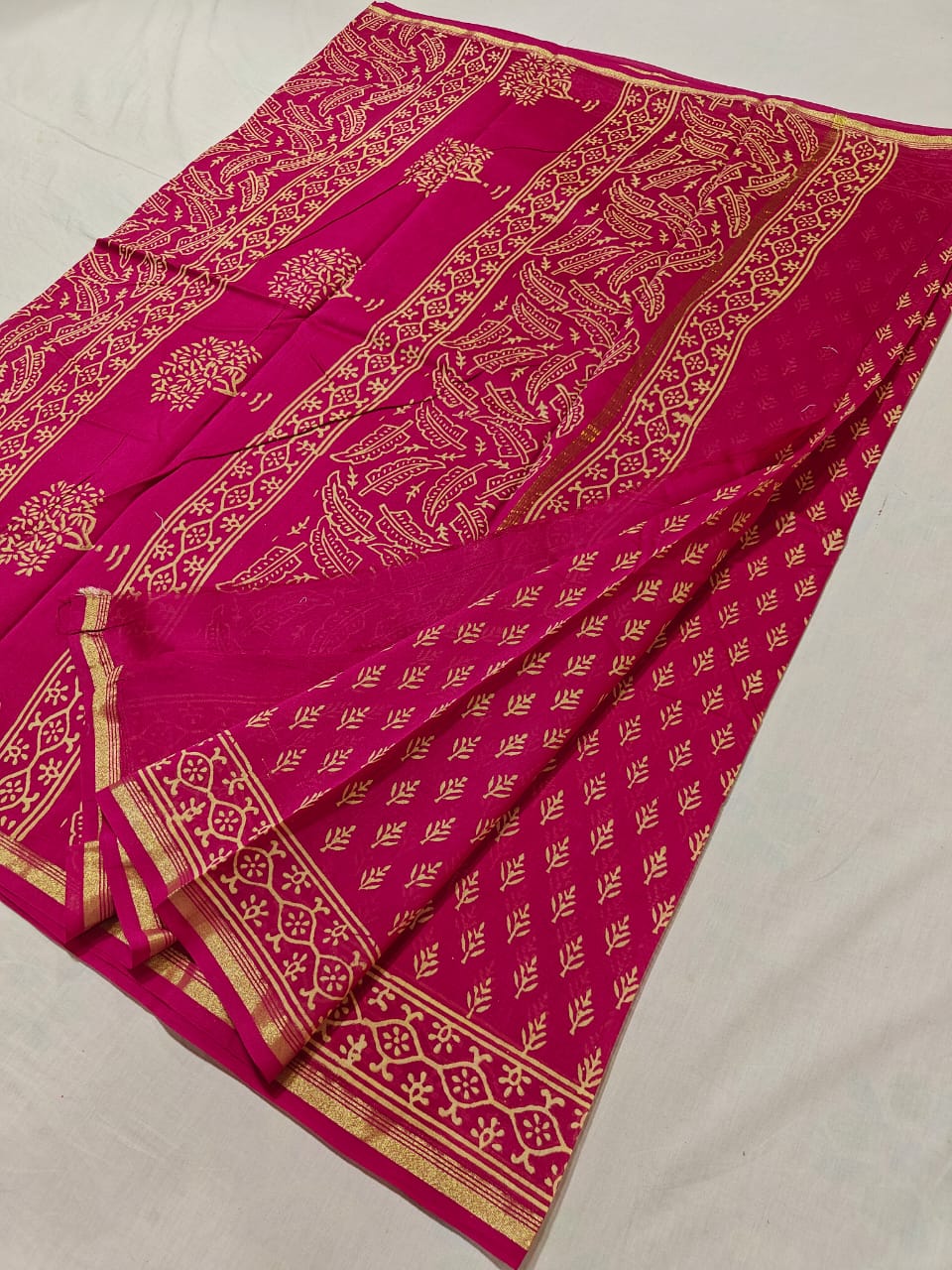 handblock dabu printed chanderi silk saree | with blouse peice netural dye | non remuvable print|